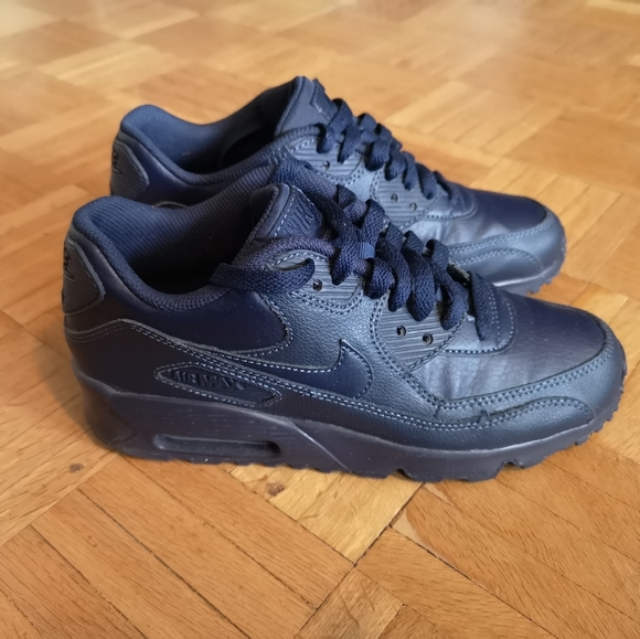 Nike Other - Nike Air Max navy